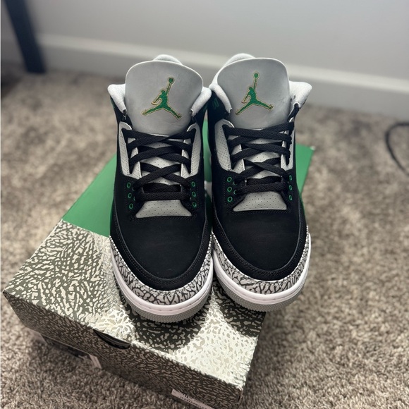 Jordan 3 Pine Green - Picture 2 of 6